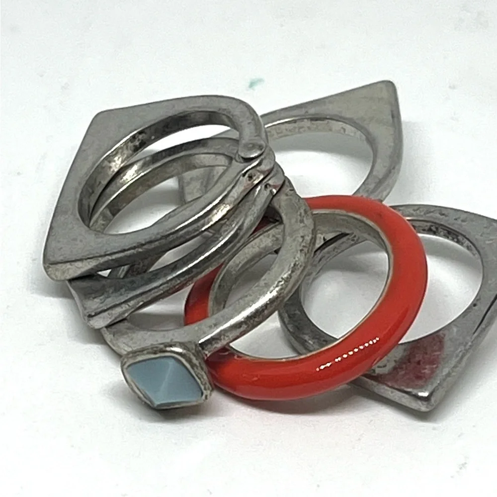 Six Band Connected Ring